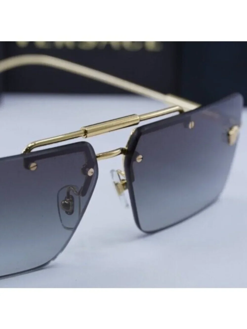 Versace model ve2245